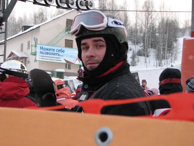Костя в очереди.JPG