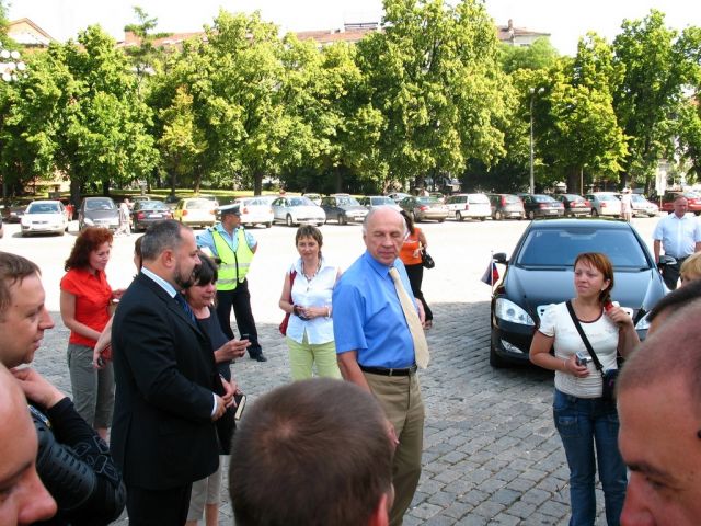 Встреча с официальными лицами Встреча с официальными лицами