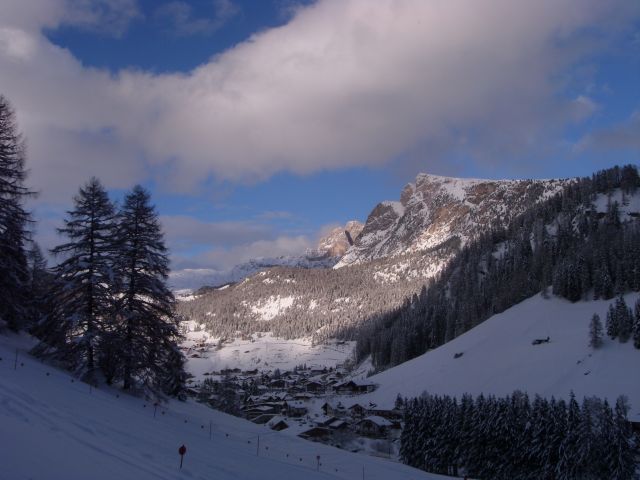 ST830407.JPG