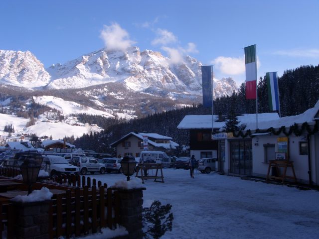 ST830495.JPG