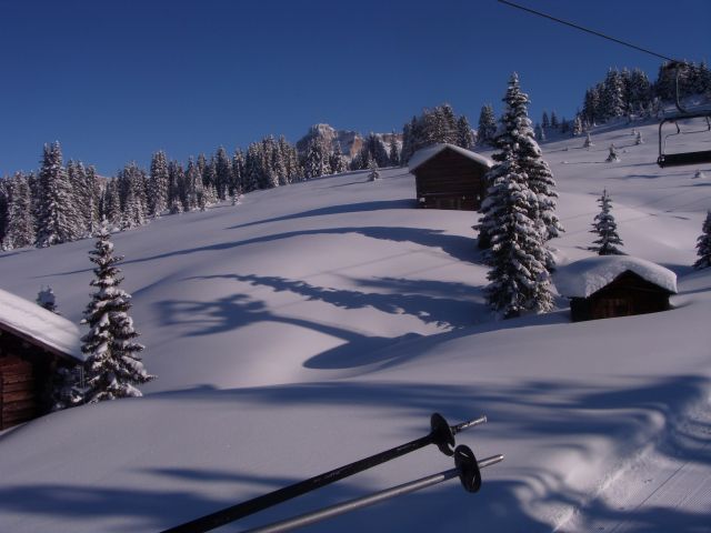 ST830491.JPG