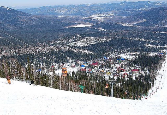 Вид с горы, SkiWay "Рыжая" гондольная трасса