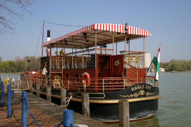 Kezthely_Balaton_4.jpg