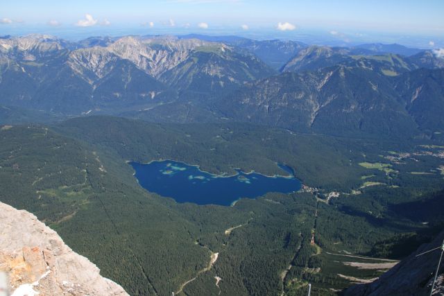 Озеро Айбзее, Бавария, Германия. Озеро Айбзее, Бавария, Германия.