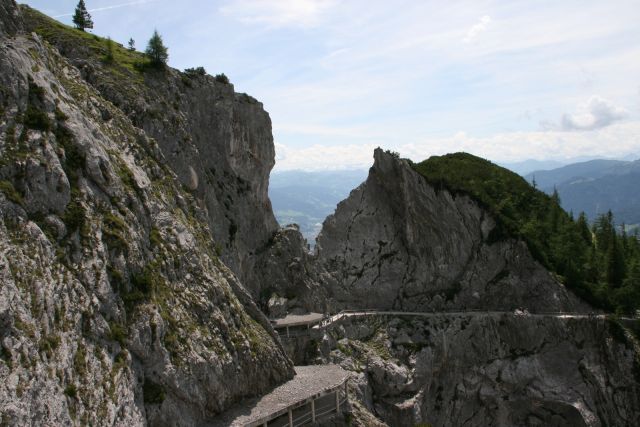 Дорога к пещерам терниста. Дорога к пещерам терниста.