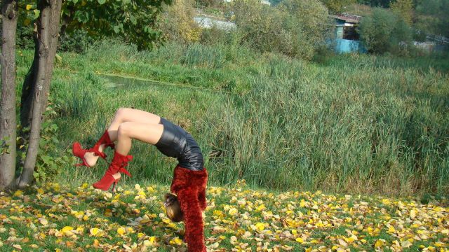 Разминка перед забегом на шпильках