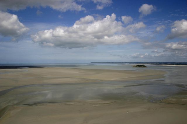 Отлив_Mont_St_Michel.jpg