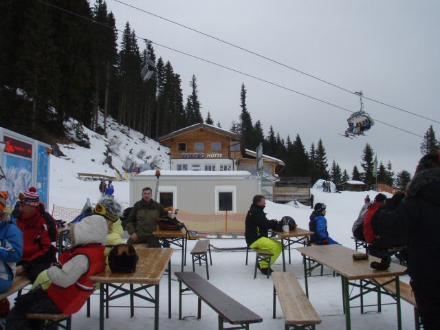 P1106947