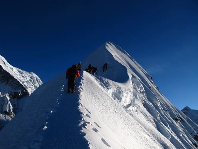 Восхождение на Айланд пик (6183м)