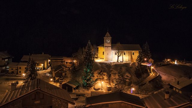 Деревня Champagny En Vanoise ночью на 28 января 14