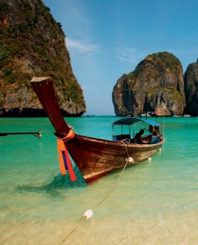 Остров Пхи Пхи Лей Бухта Майя (Maya Bay).