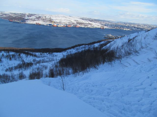 Мишуково.Мурманск через залив.
