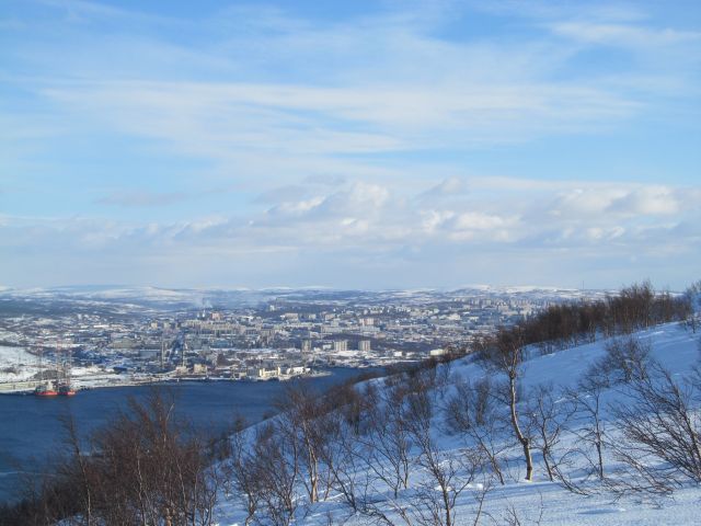Мишуково.Мурманск через залив.