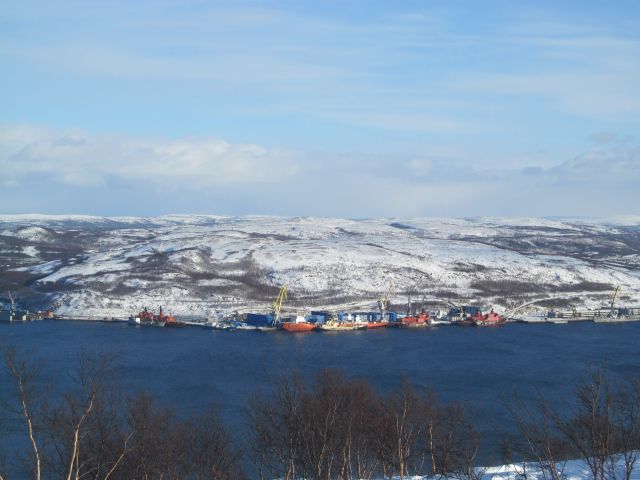 Мишуково.Мурманск через залив.