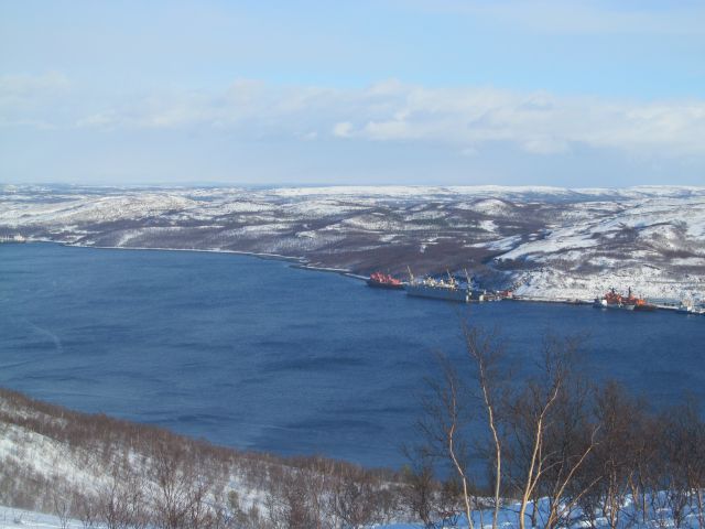 Мишуково.Мурманск через залив.