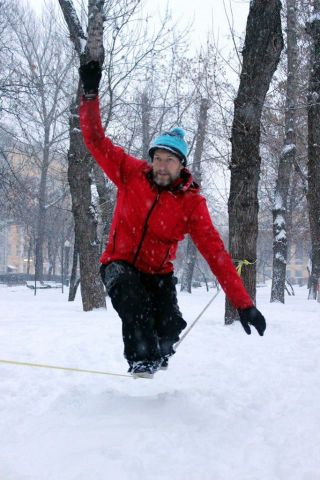 зимний слэклайн