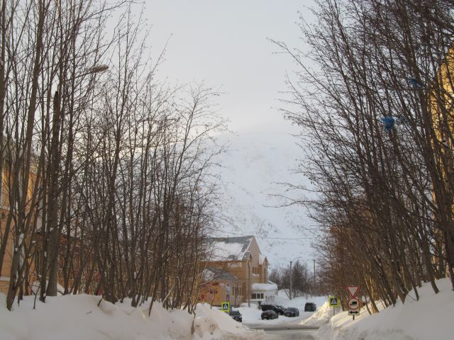 В городе.