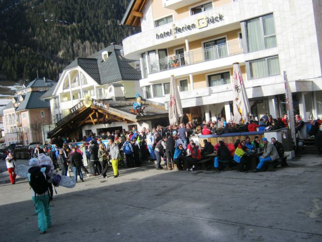 233.JPG