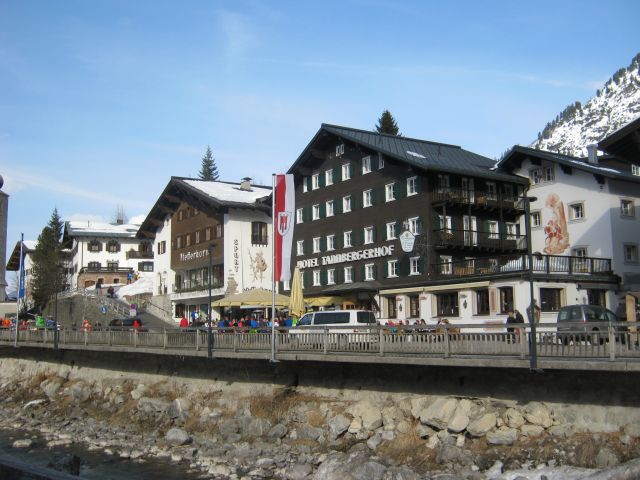 532.JPG