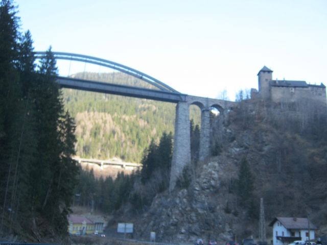379.JPG