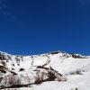 Солнце жарит,склон плывёт.