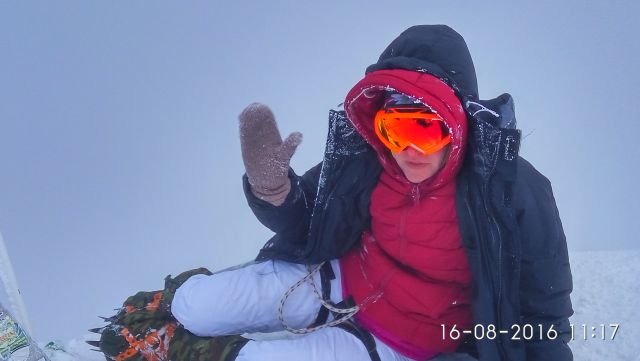 И вот она!Самая высокая вершина Европы (5642). С вершиной!
