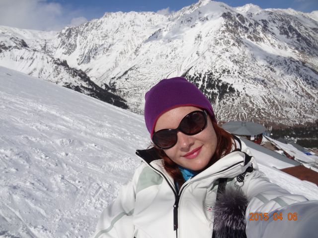 в апреле можно не только кататься, но и загорать))! Чегет