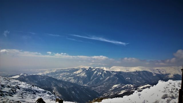 В дали Арарат