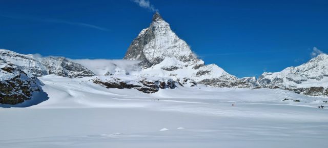 Спуск из Италии в Швейцарию у Маттерхорна