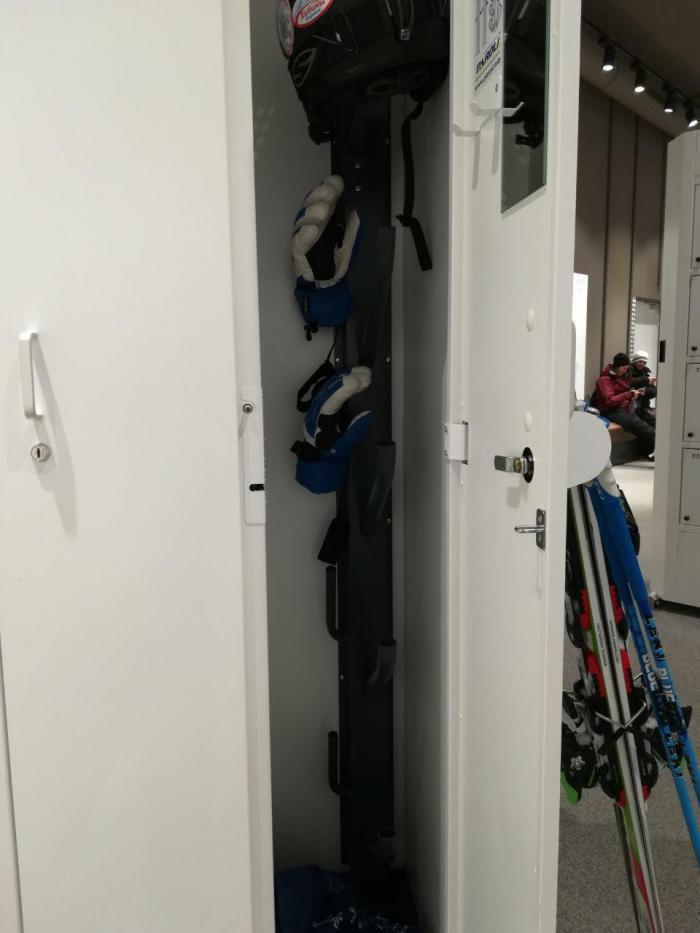 5c7566a13d0aa_SkiLockerStubai.jpg