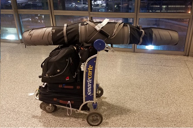 5c93bb49e9d20_skibaggage.jpg