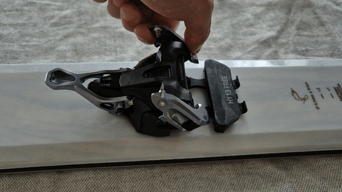 6a4ab0474f9a5_front_piece_transition.gif