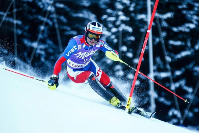 5865ee2fd7843_941066_651477834993228_840