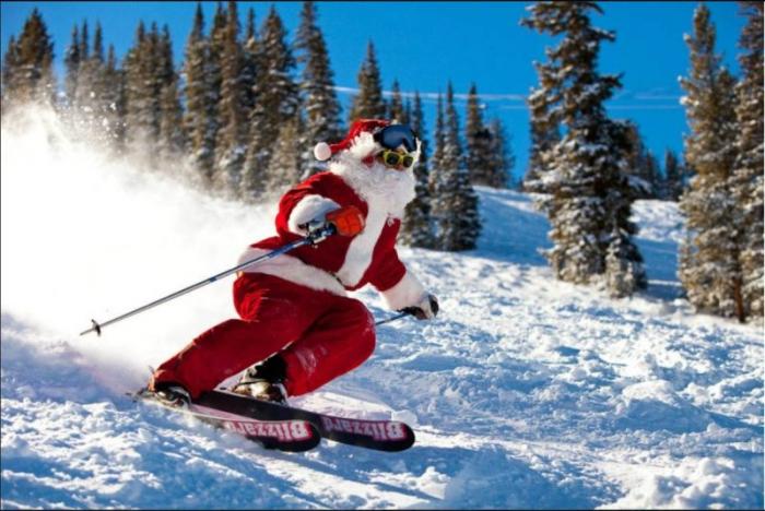 54a6c8f3b4041_SantaontheBlizzardski.jpg