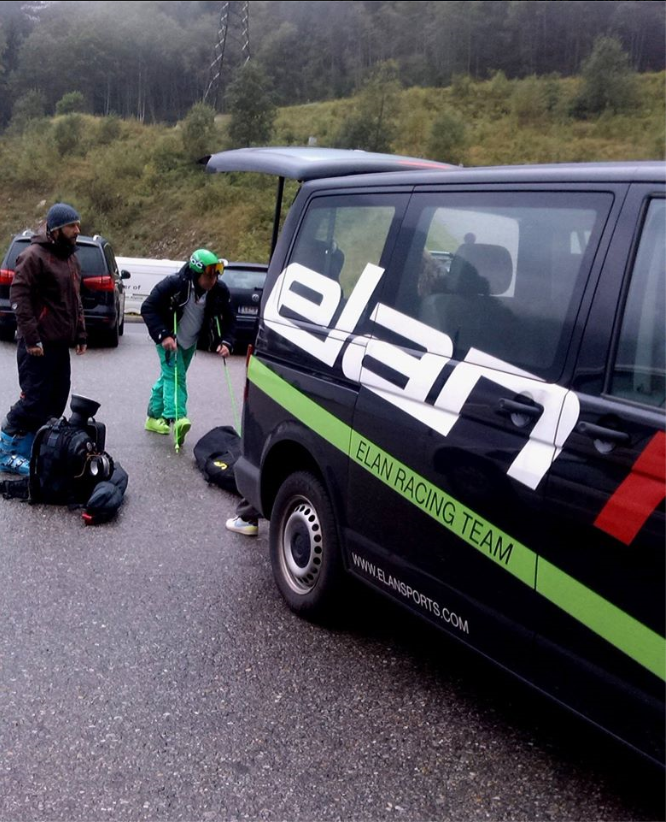 5501c929e0ed2_Elanracingteamvan.png