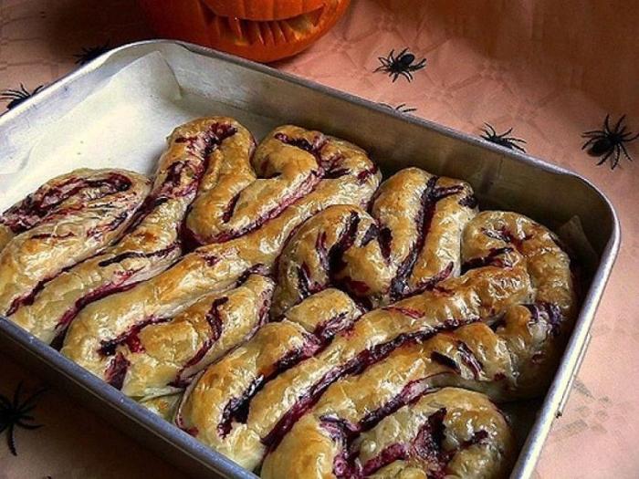 52721a9a3a937_HalloweenFood09.jpg