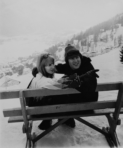 566723f0454f6_JohnLennon1965.jpg