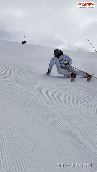 690ba532f2358_Turns_in_slow_motion_with_