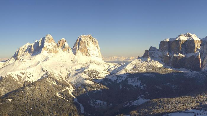 59044c5f94e40_sassolungo_e_sella_2017042