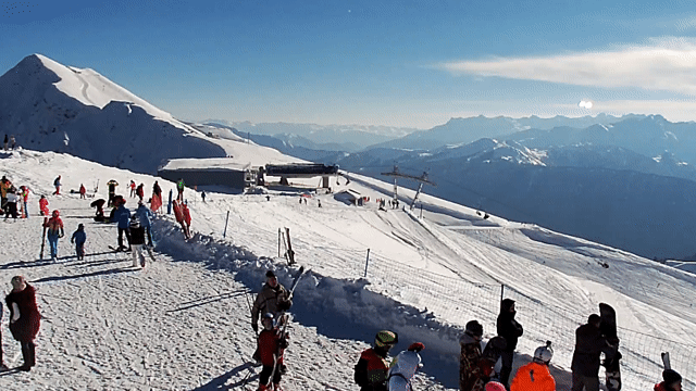 586630ebd56bb_3012161302.gif