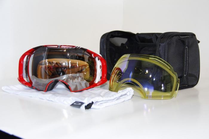 5339df2cbf566_OakleyAirbrakeTechPlaidCri