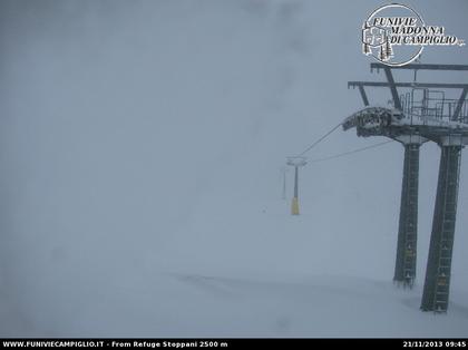 528dd00130195_1320675976SnowparkMadonnad