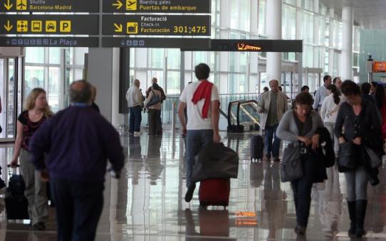 52ffb3276d08f_TerminalT1passengersBarcel
